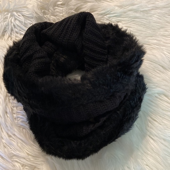 NY&C scarves one size brand new with tag color is black 28” long - Picture 4 of 5